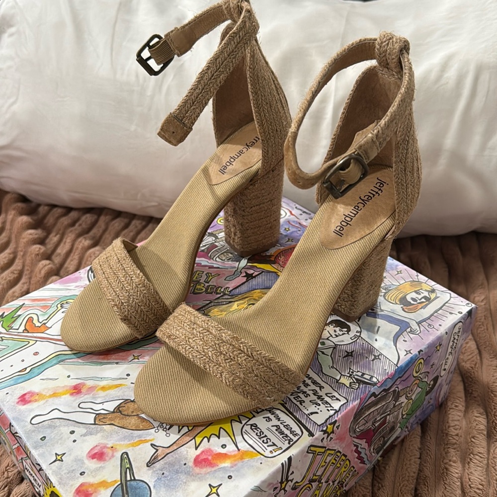 Jeffrey Campbell round toe